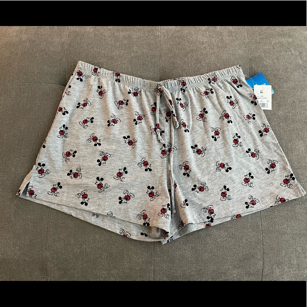 NWT Mickey shorts size XL